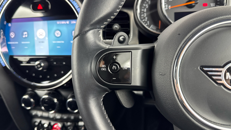 MINI Hatchback 2.0 Cooper S Exclusive 3dr Auto Petrol Hatchback